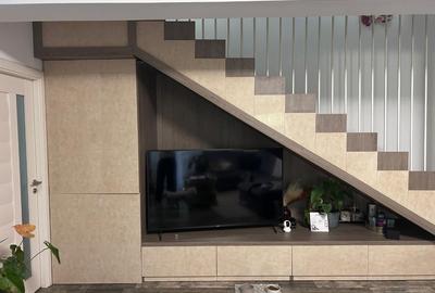 Casă cu 4 camere cu Teren 179 Mp în Central - 1