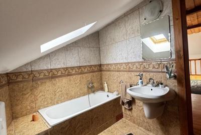 Casă individuală cu 5 camere cu Canalizare în Titulescu - 11