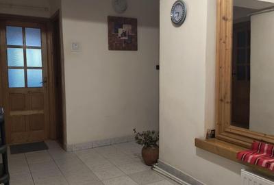 Apartament cu 3 camere decomandat în Bacău de Mijloc - 2