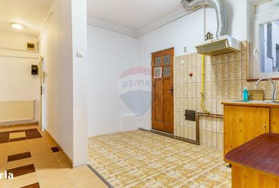 Apartament cu 3 camere în Gruia - 8