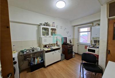 Apartament cu 3 camere decomandat în Răcădău - 9