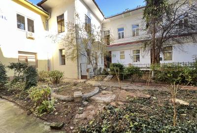 Apartament cu 2 camere semidecomandat, mobilat în Central - 15