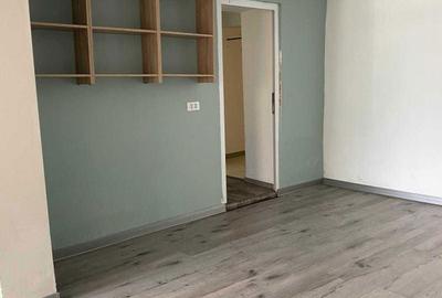 Spațiu comercial, de 300 mp, în Central - 6