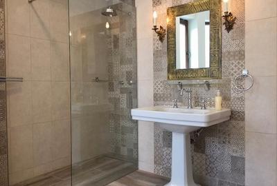 Apartament cu 6 camere decomandat în P-ța Romană - 3