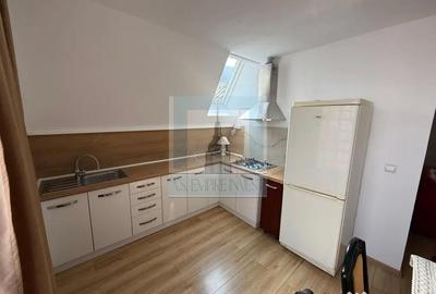 Apartament cu 4 camere decomandat în Schei - 3