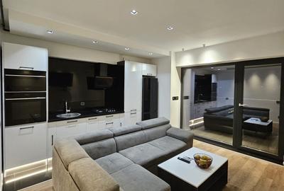 Apartament cu 3 camere decomandat, mobilat în Exterior Nord