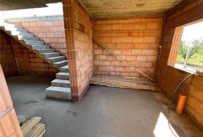 Duplex cu 4 camere cu Canalizare în Moșnița Veche - 6