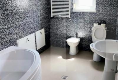 Casă cu 5 camere cu Teren 1100 Mp în Central - 4