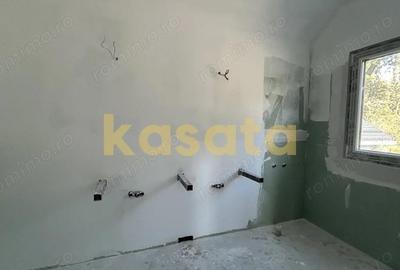 Casă cu 4 camere cu Teren 310 Mp în Balotești - 1