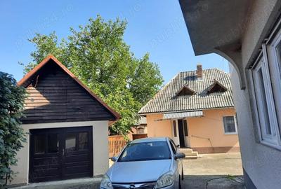 Casă cu 7 camere cu Teren 2694 Mp în Rona de Sus - 2