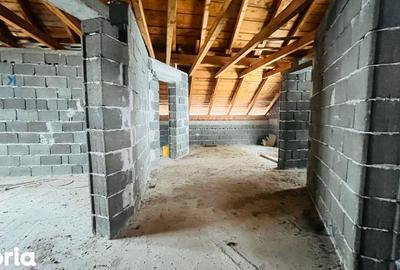 Casă cu 7 camere cu Teren 700 Mp în Central - 8