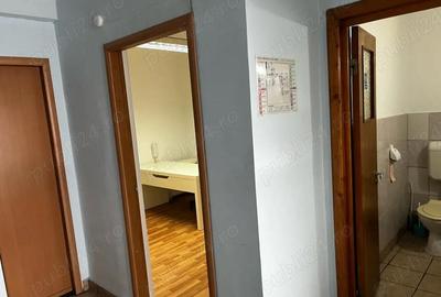 Spațiu comercial, de 12 mp, în Central - 4