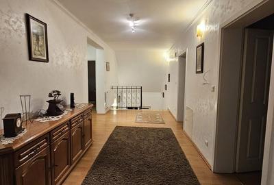 Casă individuală cu 10 camere cu Canalizare în Iorga - 9