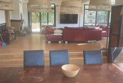 Casă cu Teren 2000 Mp în Central - 2