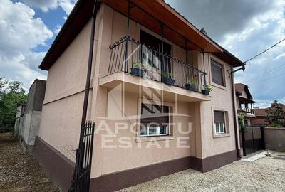 Casă individuală cu 7 camere cu Canalizare în Central - 2