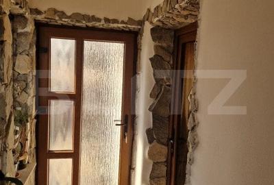 Casa de vanzare, cu 3 camere, 100 mp, zona Saulesti