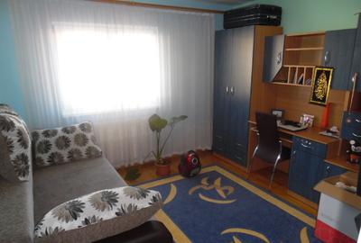 Inchirieez apartament 3 camere decomandat Deva, Liliacului, PARCARE - 31