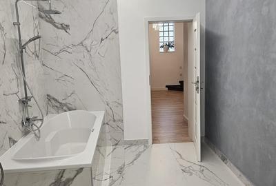 Casă cu 4 camere cu Teren 270 Mp în Mogoșoaia - 2