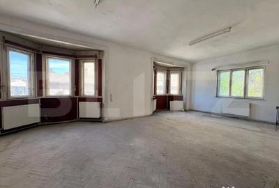 Spațiu comercial, de 1,200 mp, în Central - 10