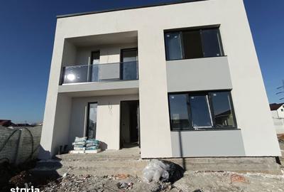 Casă cu 4 camere cu Teren 340 Mp în Malu Mare - 12