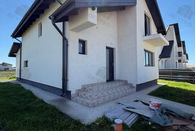 Casă cu 4 camere cu Teren 380 Mp în Berceni