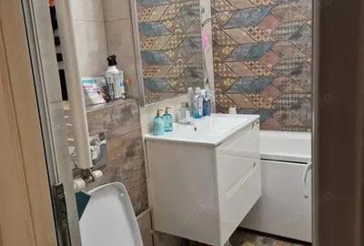 Apartament cu 2 camere semidecomandat în CET - 3