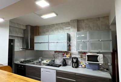 De vanzare vila 8 camere Sinaia - 4