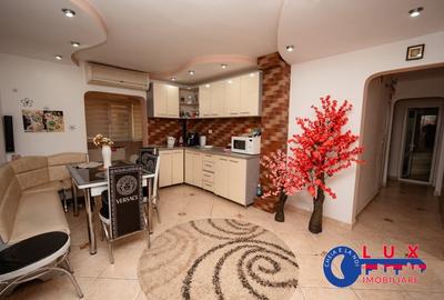 Apartament cu 3 camere decomandat în C5 - 5