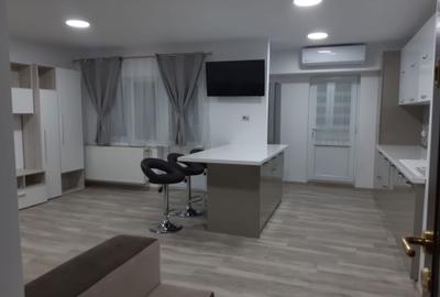 Apartament cu 3 camere decomandat în Central - 3