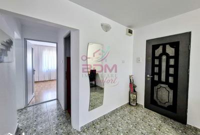 Apartament cu 3 camere decomandat în Micro 1 - 3
