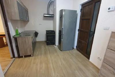Inchiriez apartament 3 camere zona Parneava - ID : RH-39027-property