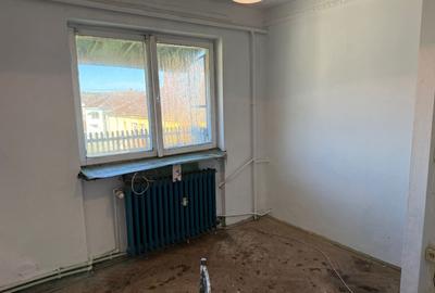 Garsonieră decomandată în Brad - 7