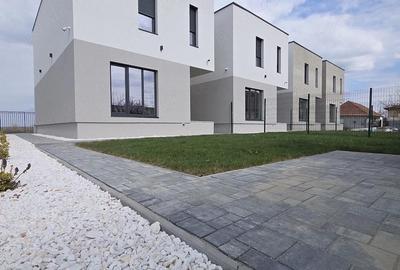 Casă cu Teren 250 Mp în Covaci - 2