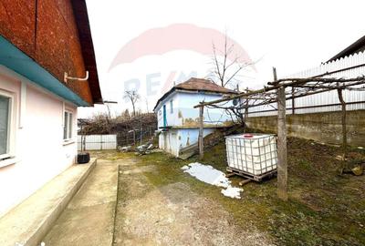 Casă cu 3 camere cu Teren 913 Mp în Gârleni - 1