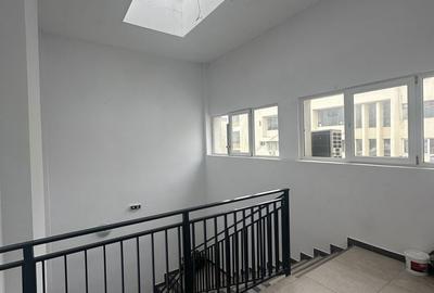 Spațiu comercial, de 35 mp, în Central - 4