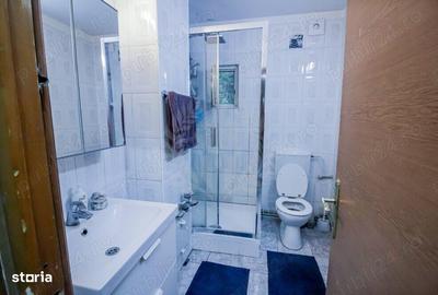 Apartament cu 4 camere decomandat în 9 Mai - 2