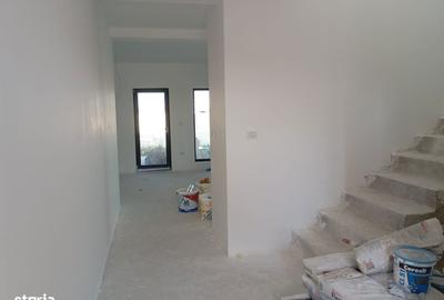 Casă cu 4 camere cu Teren 250 Mp în Giroc - 2