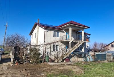 Casă individuală cu 6 camere cu Canalizare în Castelu - 5