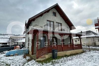 Casă individuală cu 4 camere în Suciu de Sus