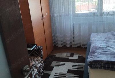 Apartament cu 3 camere decomandat în Filiași - 2