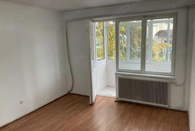 Apartament cu 3 camere semidecomandat în Piața Centrală - 3