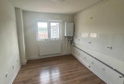 Apartament cu 4 camere semidecomandat în Independenței - 8