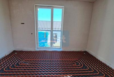 Casă cu 4 camere cu Canalizare în Dezmir - 6