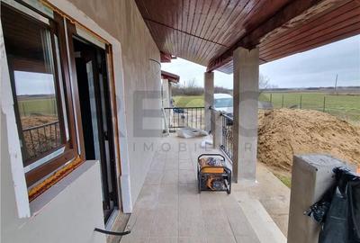 Casă cu 3 camere cu Teren 350 Mp în Borș - 16