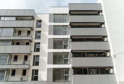 Apartament cu 3 camere decomandat în Tei