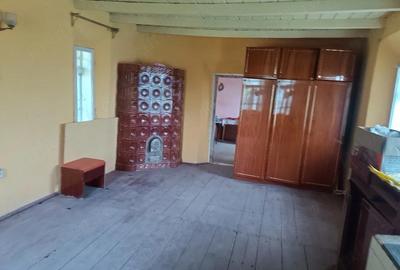 Casă cu 4 camere cu Teren 1490 Mp în Tămăoani - 3