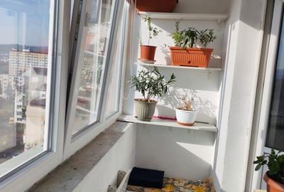 Apartament cu 3 camere semidecomandat în Sud - 1