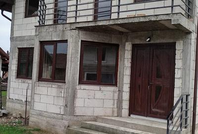 Casa de vanzare Casa de vanzare - 1