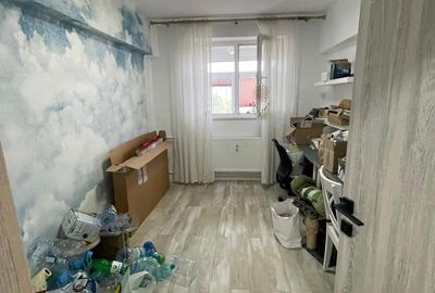 Apartament cu 3 camere decomandat în Drumul Taberei - 13