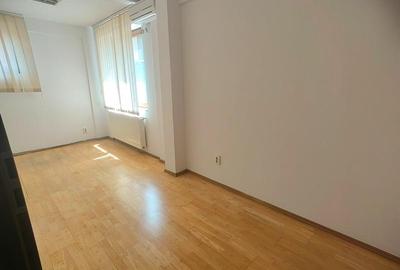 Birou, de 130 mp, în Central - 6